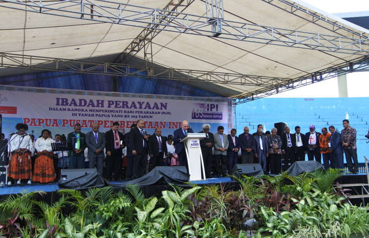 Peringati HPI, Gubernur Minta Maaf Kepada Keluarga Misionaris